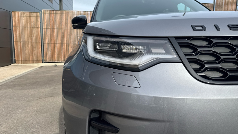 Land Rover Discovery 3.0 D300 Dynamic SE 5dr Auto Diesel Station Wagon